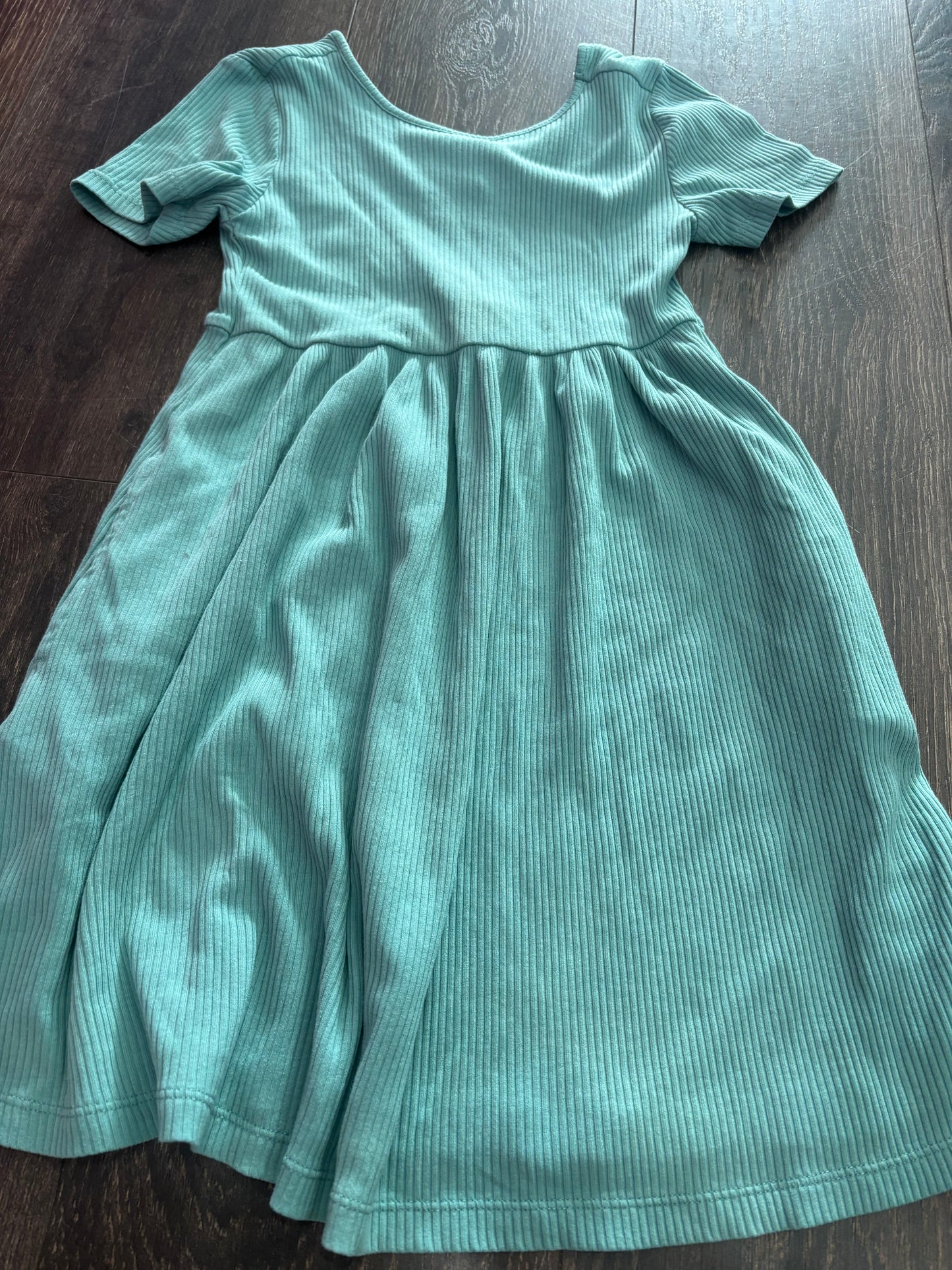 old navy m/8 small spots