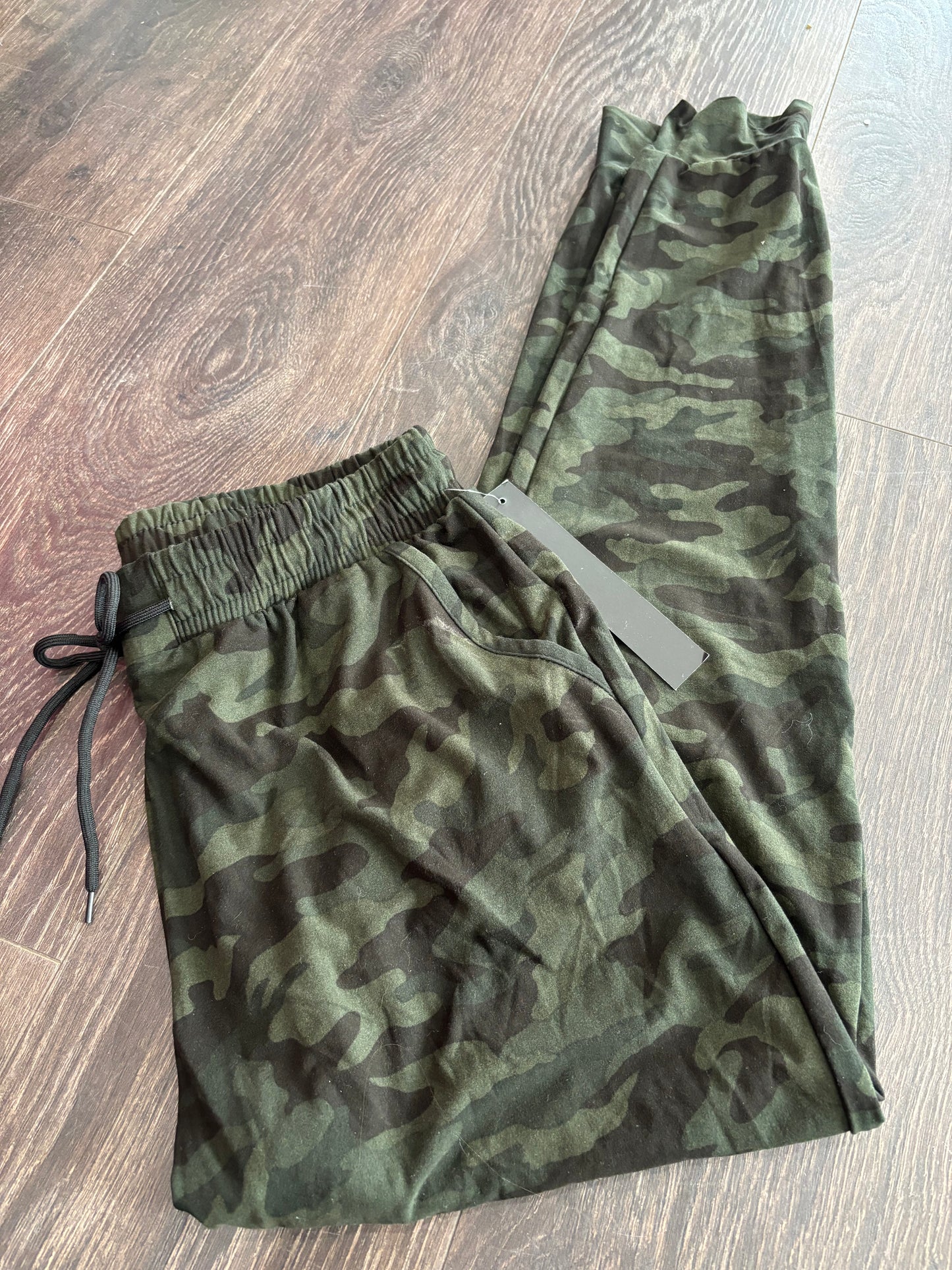 medium joggers camo