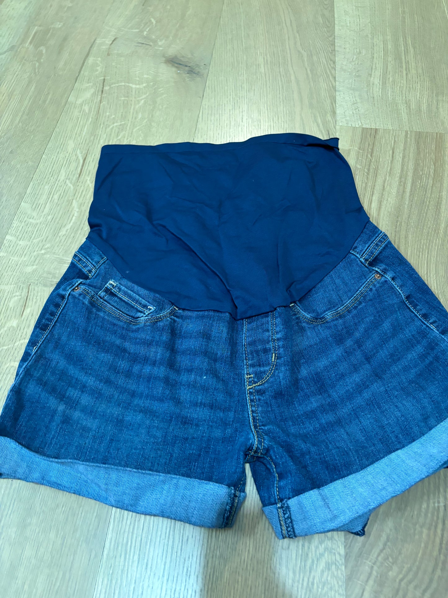 levi maternity medium