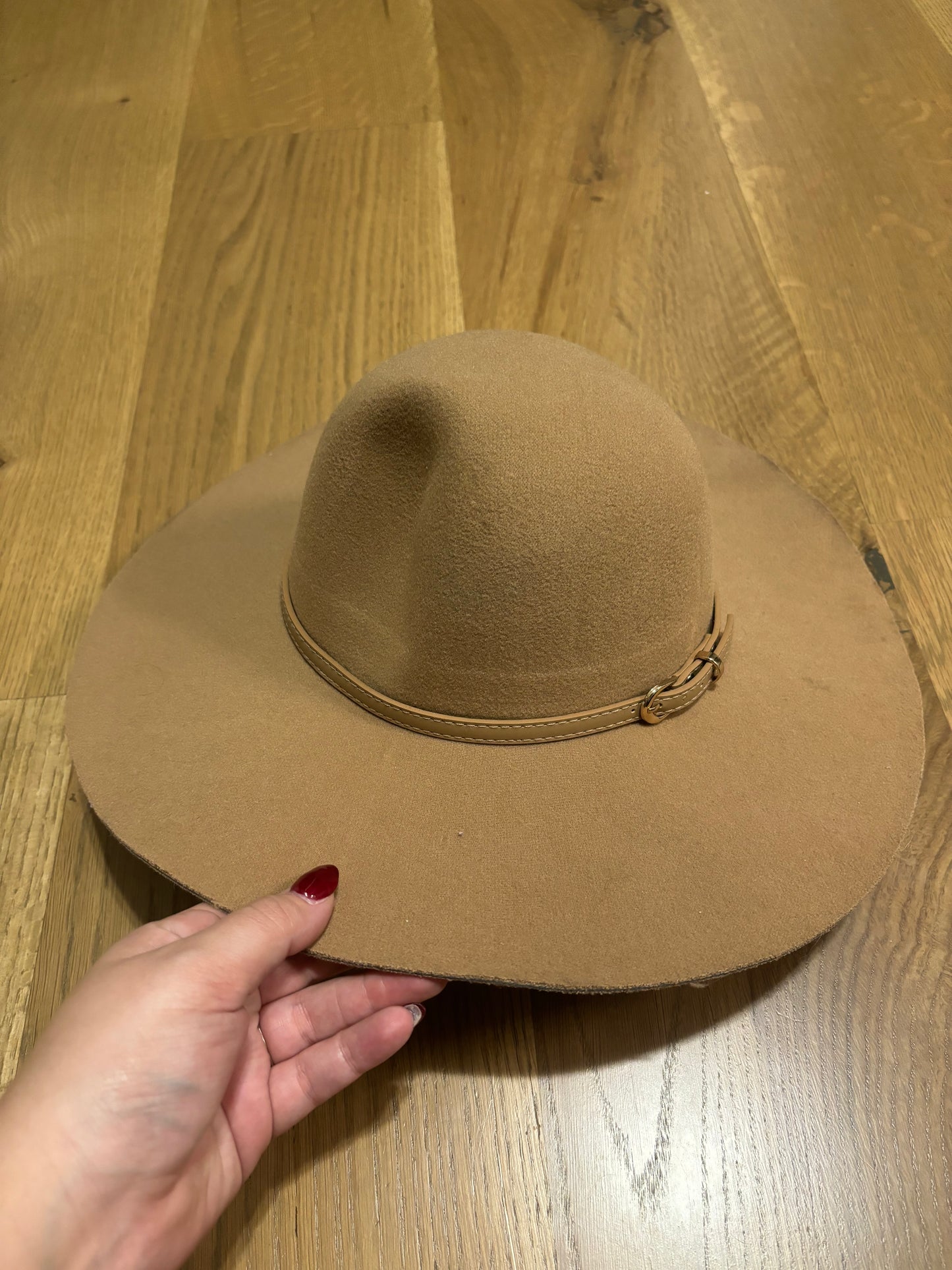 NWT Marley Lilly hat has slight spot on rim